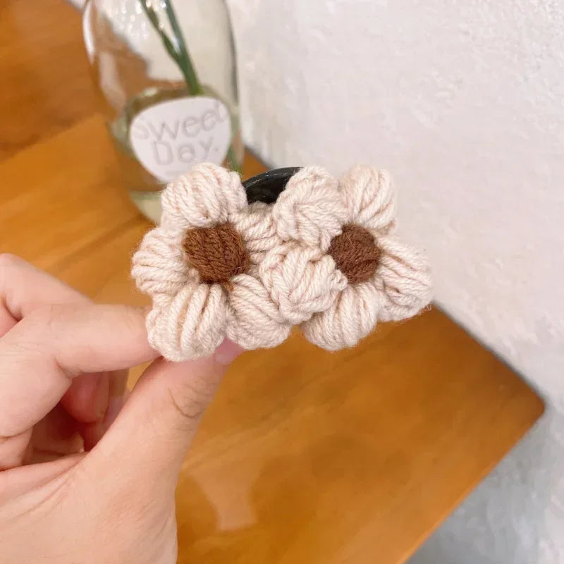 2023 New Wool Flower Grab Clip Hand Knitting Ponytail Braid Hair Claw Shark Clip Female Girl Hair Accessories Hair Clip