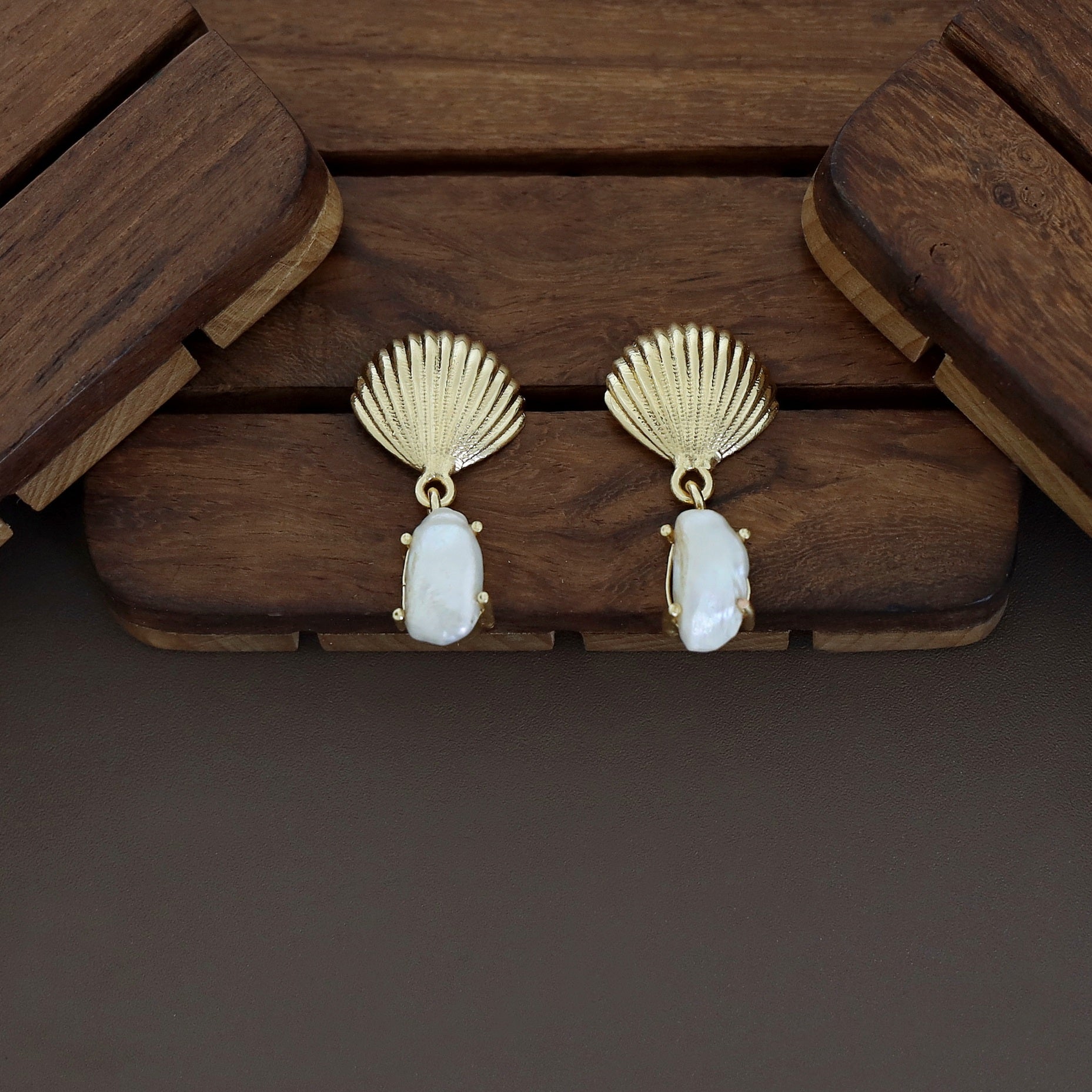 Maleea Seashell And Baroque Neckpiece With Earring