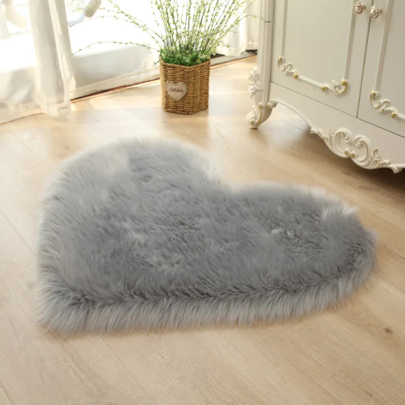 Carpet In The Living Room Large Rugs Plush Heart Shaped Non-Slip Bedrooom Modern Carpet Furry Floor Mat Children's Room Decor