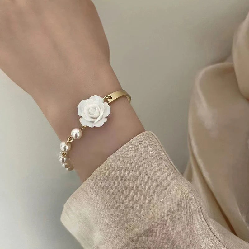 Imitation Pearl Bracelet For Women Light Luxury Flower Butterfly Adjustable Cuff Bracelet Wedding Jewelry