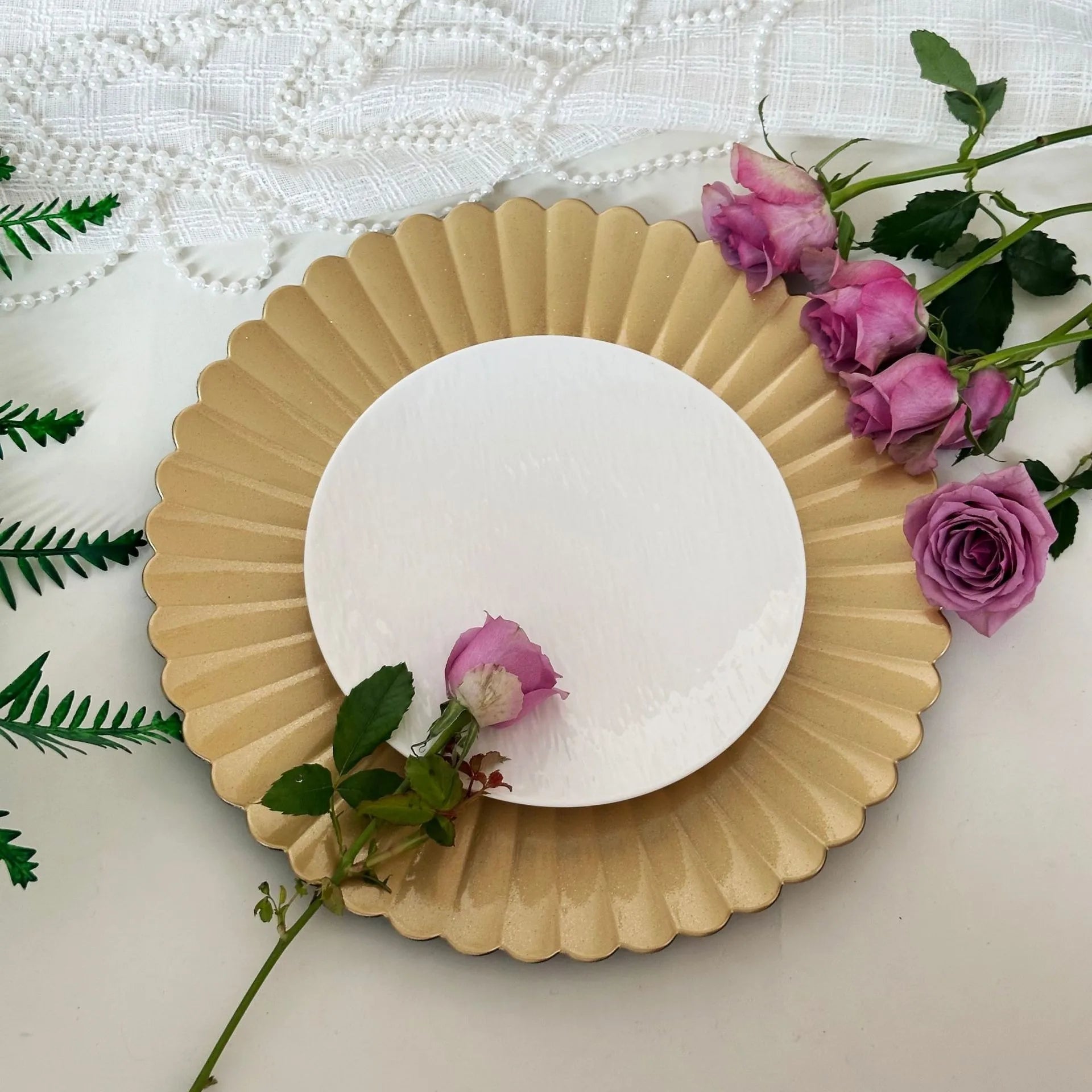 100 PCS Charger Plates Tray Round Plates 13 Inches Service Plate For Table Setting Decoration
