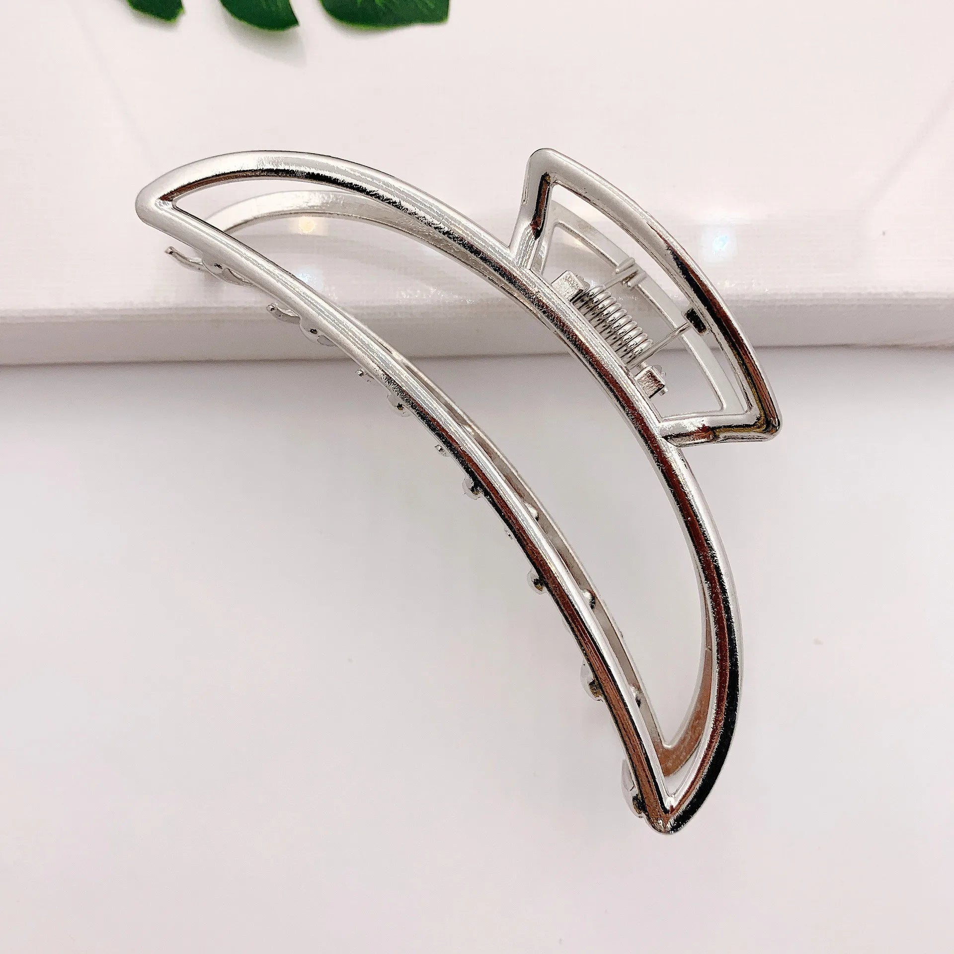 Ruoshui Woman Large Elegant Metal Silver Washing Face Hair Claws Novelty Hairpins Punk Style Barrettes Girls Hair Clips Hairgrip