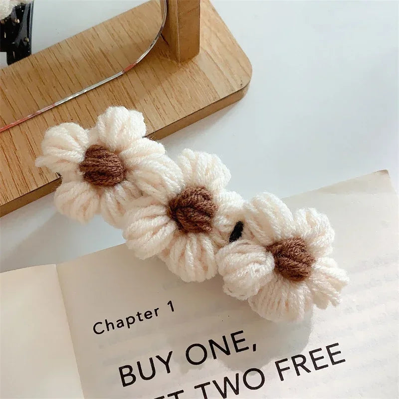 2023 New Wool Flower Grab Clip Hand Knitting Ponytail Braid Hair Claw Shark Clip Female Girl Hair Accessories Hair Clip