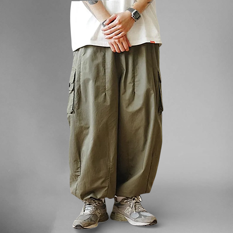 Baggy fit cargo pocket wide leg pant