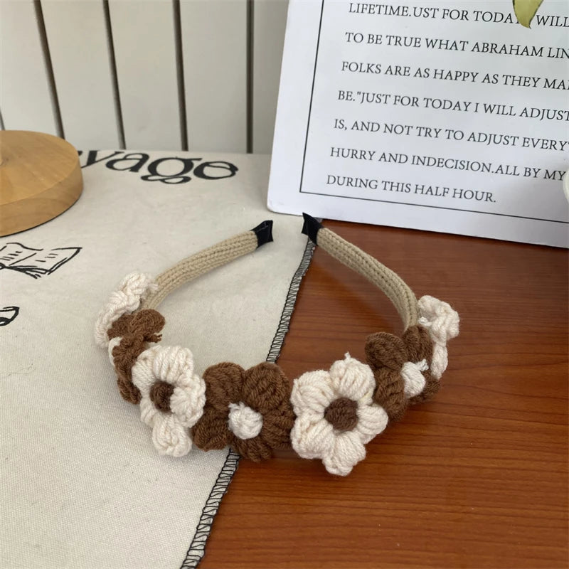 2022 New Woven Flowers Wool Grab Clip Back Head Spoon Coiled Hair Shark Clip Hair Grip 2022 Fall and Winter Hair Accessories