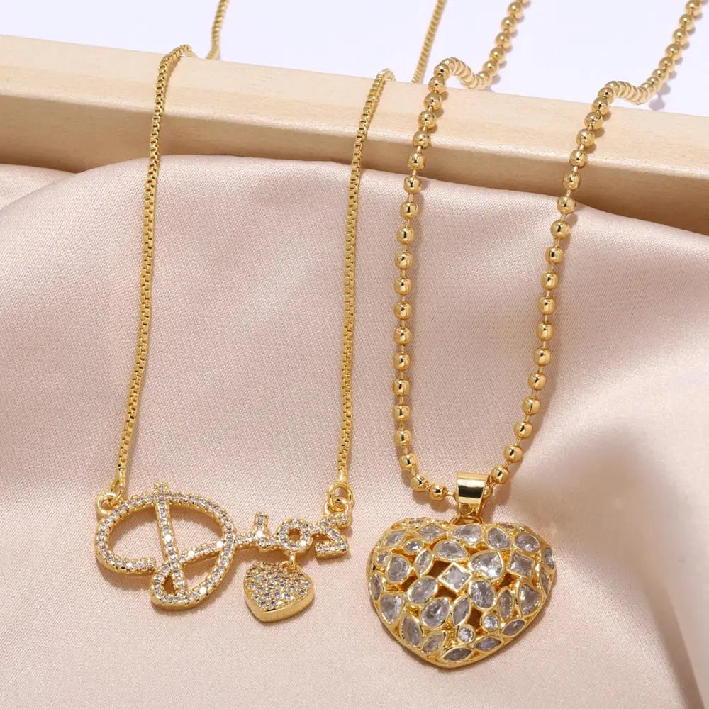 FLOLA Luxury Cz Crystal Heart Necklaces for Women Copper Gold Plated Letter Necklaces Dainty Jewelry Party Gifts nkeb857