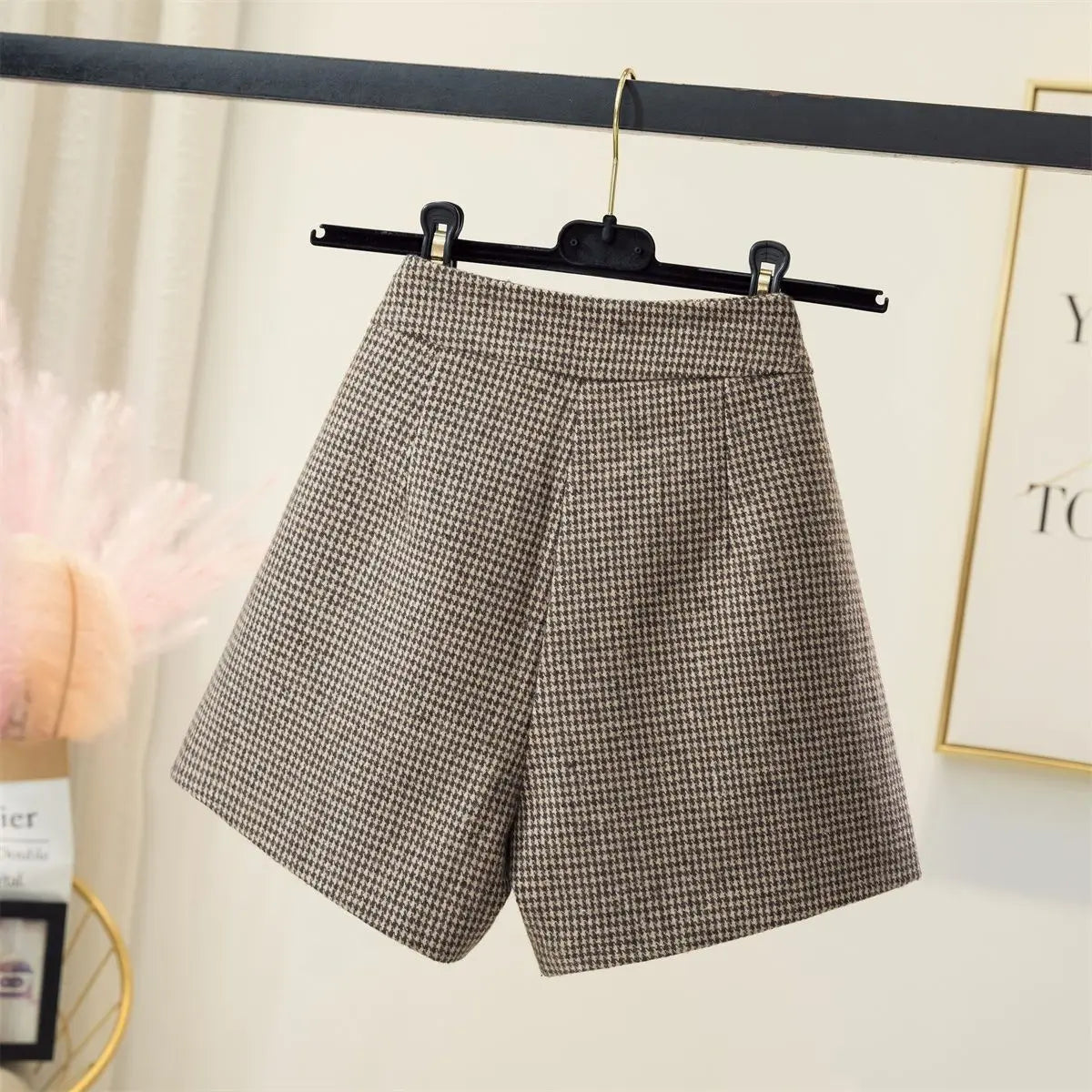 New 2024 Casual Woolen Shorts Women Autumn Winter High Waist Belted Elegant Short Pants Ladies Slim Plaid Breechcloth Outer M44