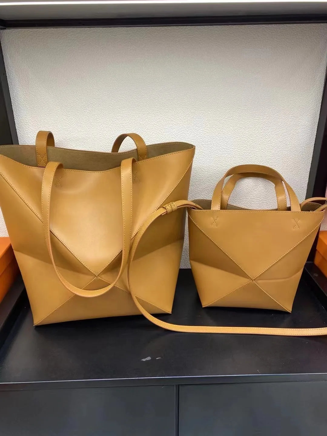 2023 New All Cowhide Deformation Geometry Tote Bag Single Shoulder Oblique Straddle Handheld Women's Bag with Large Capacity