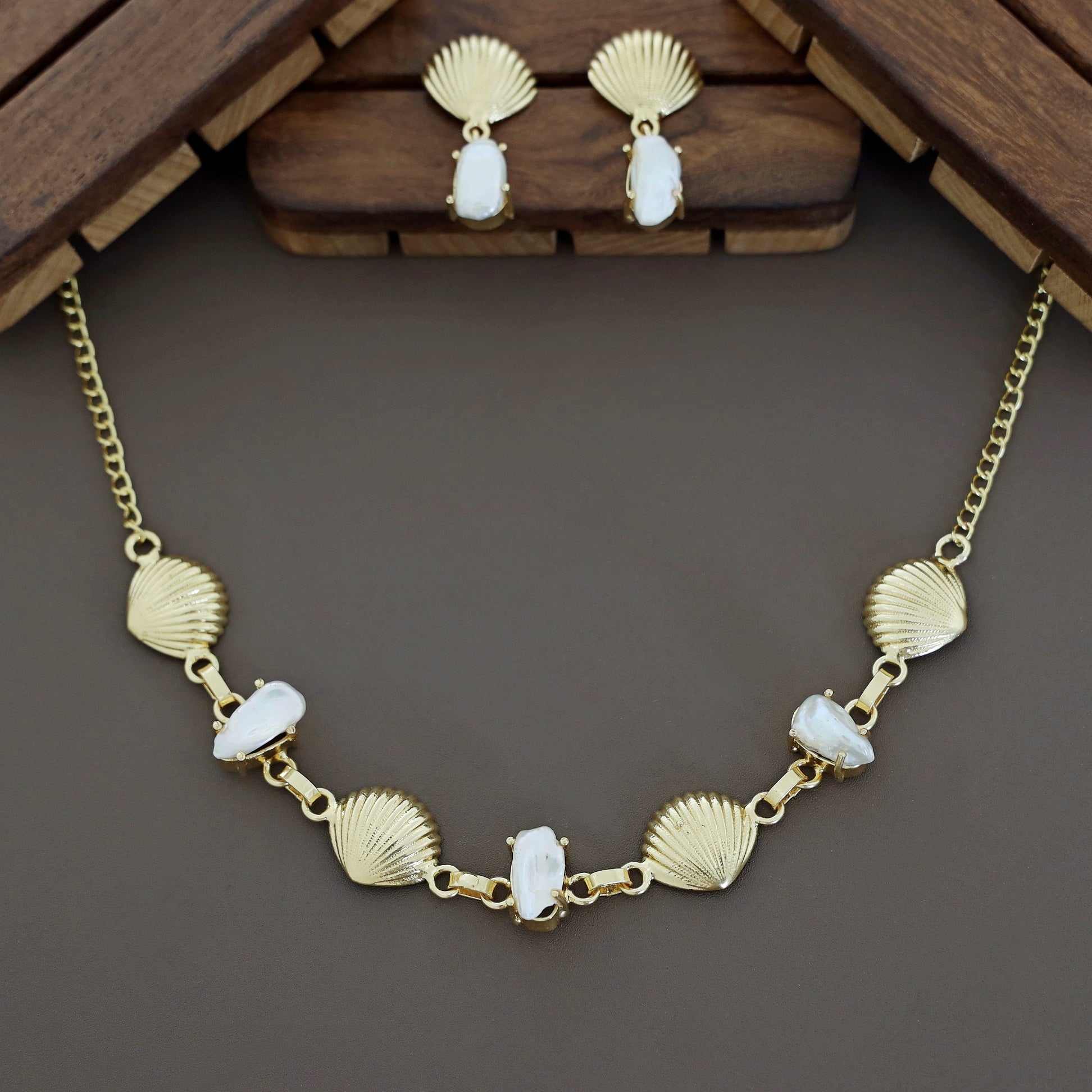 Maleea Seashell And Baroque Neckpiece With Earring