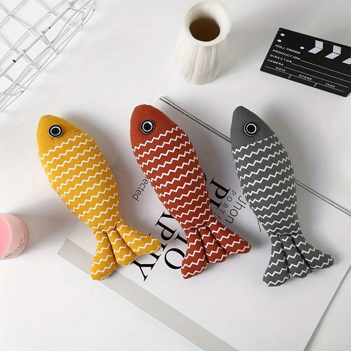 1pc Pet Toys Cat Chew Toys Linen Fish Pillow Chew Training Toy Simulation Fish Puppet Pet Supplies