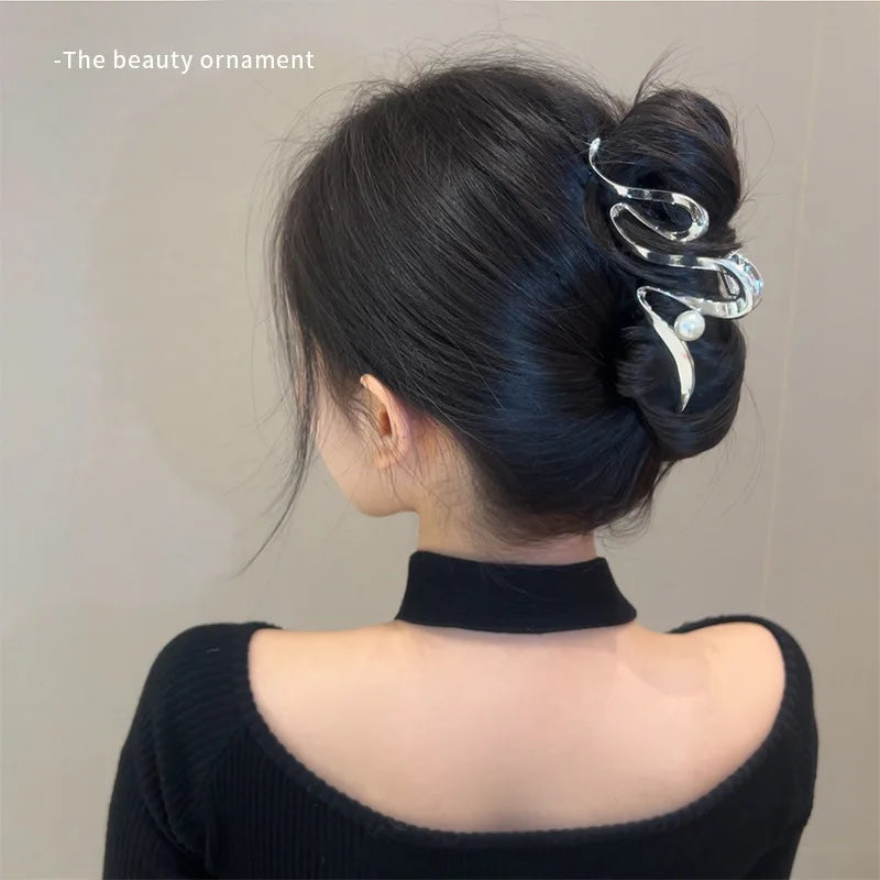 Ruoshui Woman Large Elegant Metal Silver Washing Face Hair Claws Novelty Hairpins Punk Style Barrettes Girls Hair Clips Hairgrip