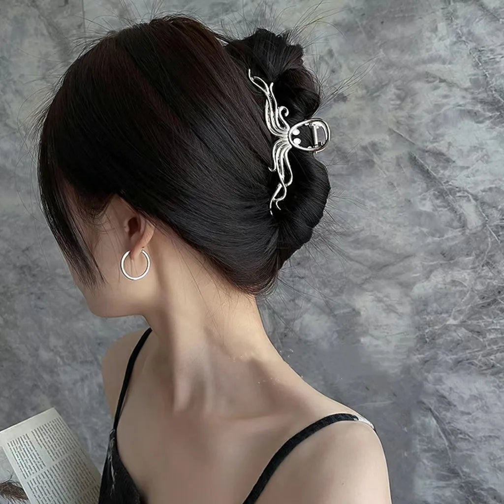 Ruoshui Woman Large Elegant Metal Silver Washing Face Hair Claws Novelty Hairpins Punk Style Barrettes Girls Hair Clips Hairgrip