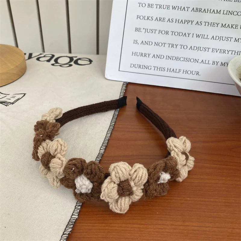 2022 New Woven Flowers Wool Grab Clip Back Head Spoon Coiled Hair Shark Clip Hair Grip 2022 Fall and Winter Hair Accessories