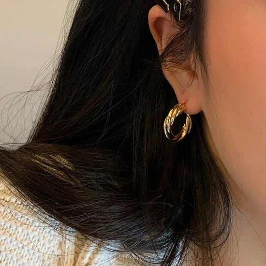 SOFTPIG Metal 18K Gold Twist Round Hoop Earrings for Women Fashion Jewelry High Luxury Vintage Accessories