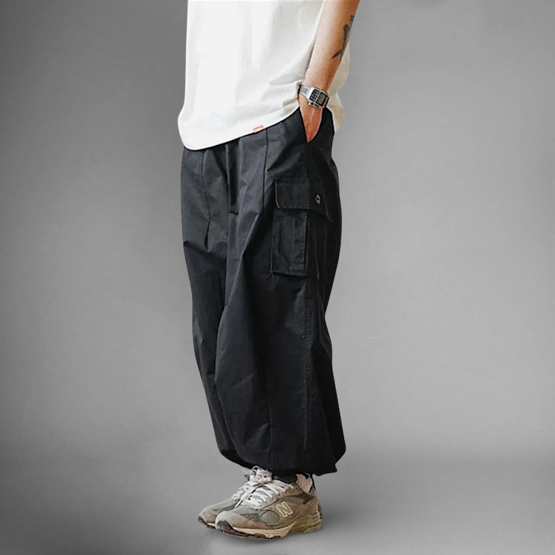 Baggy fit cargo pocket wide leg pant