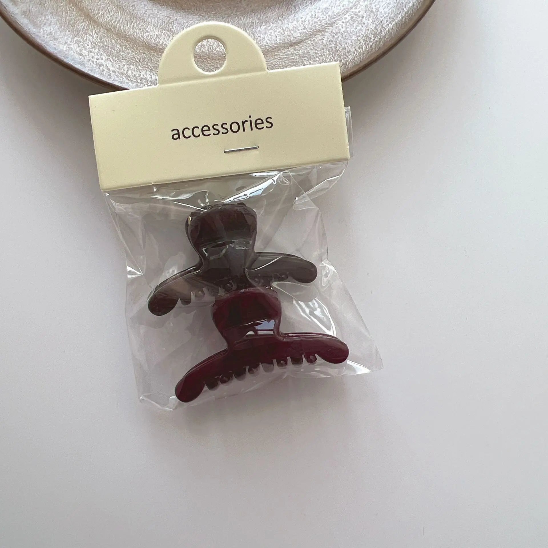 Two packs, very good grip, rectangular bath hair clip, broken hair clip, small amount of hair, ponytail clip, shark clip