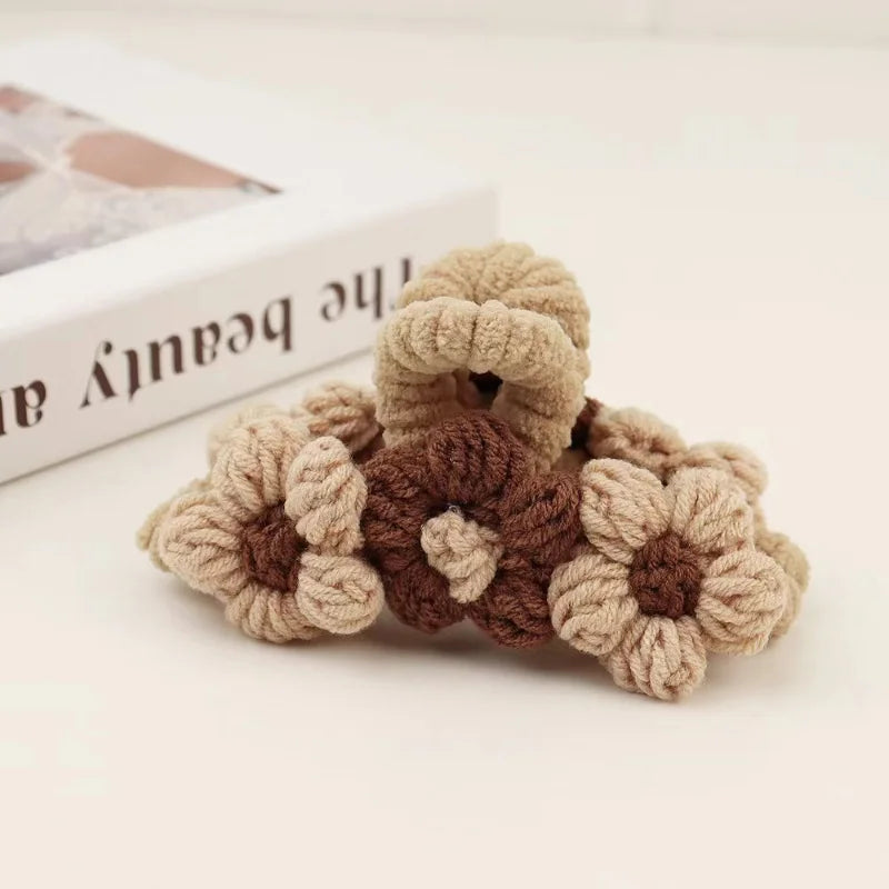 2022 New Woven Flowers Wool Grab Clip Back Head Spoon Coiled Hair Shark Clip Hair Grip 2022 Fall and Winter Hair Accessories