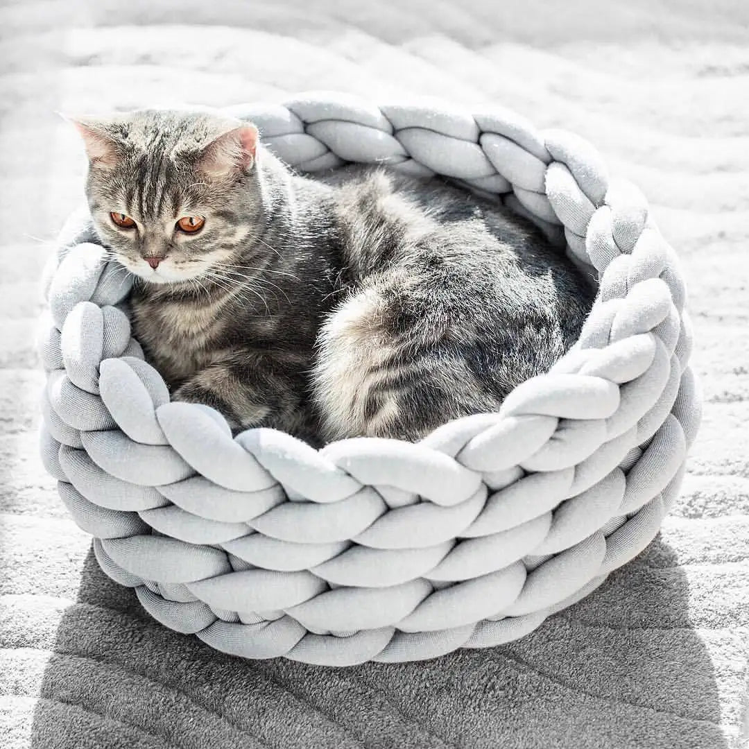 New Hand Woven Cat Nest Soft Shaggy Mat Indoor Dog Cat Bed Round Cat Cushion Warm Cat Sleep Basket Cat Kennel For Small Dog Cat