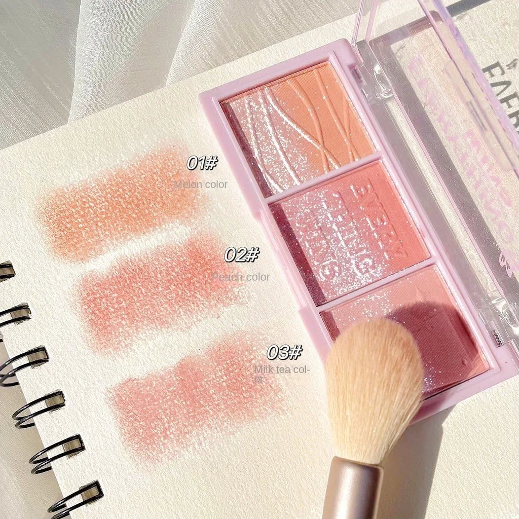 A 3-in-1 waterproof matte powder blush, perfect for beginners and suitable for all skin tones, it brightens and blends color.
