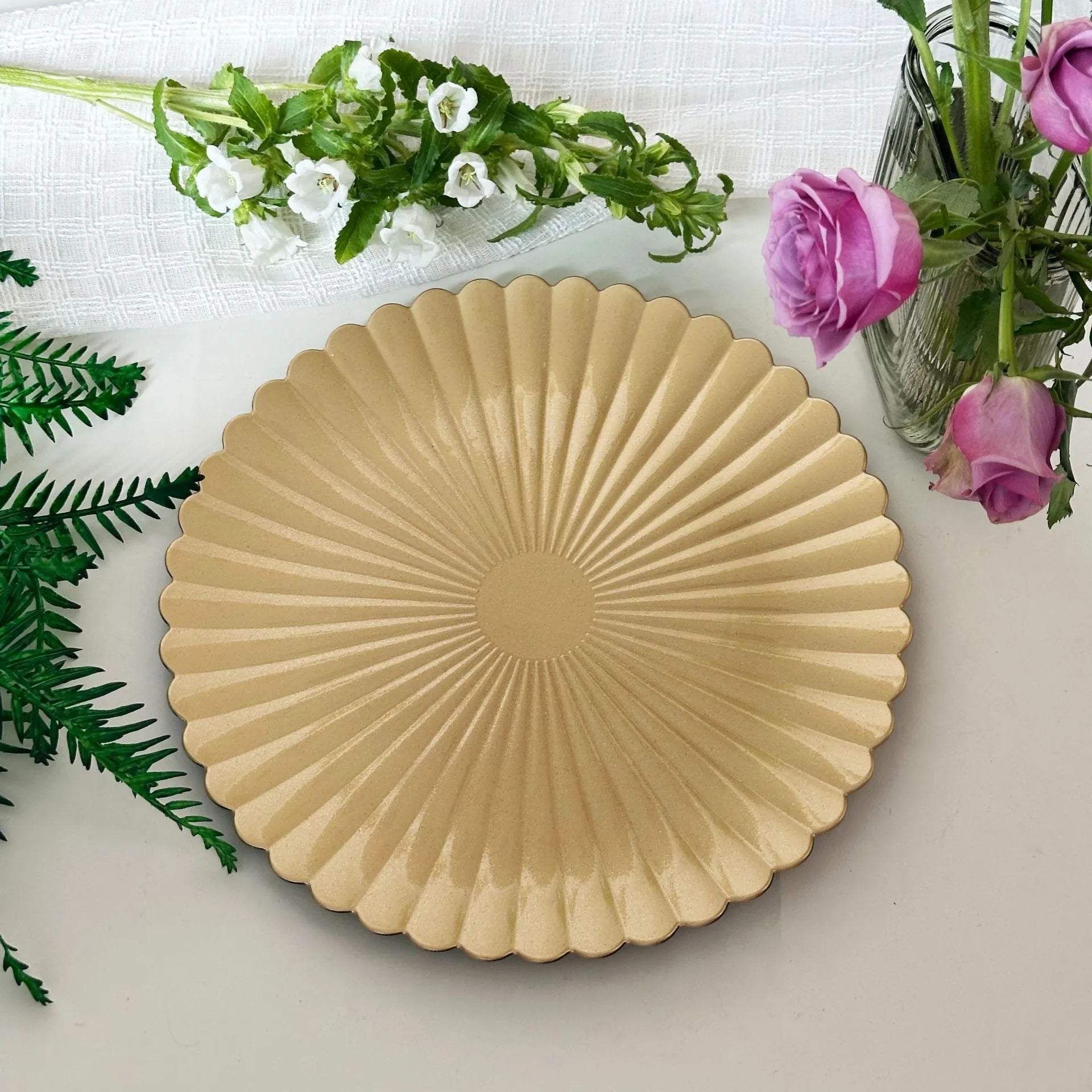 100 PCS Charger Plates Tray Round Plates 13 Inches Service Plate For Table Setting Decoration