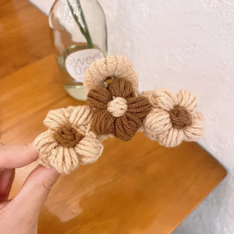 2023 New Wool Flower Grab Clip Hand Knitting Ponytail Braid Hair Claw Shark Clip Female Girl Hair Accessories Hair Clip