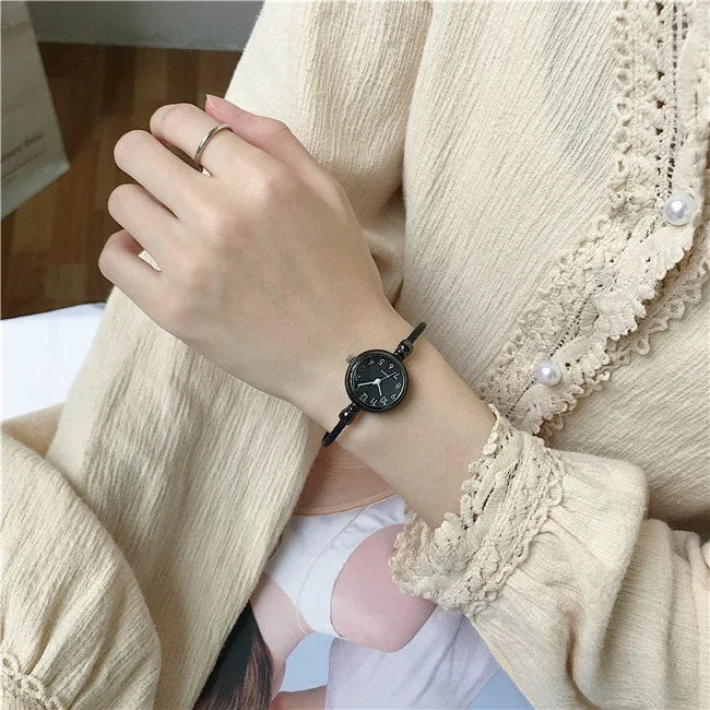 Women Watches Small Gold Bangle Bracelet Watch Stainless Steel Retro Ladies Quartz Wristwatch Fashion Casual Thin Chain Watches