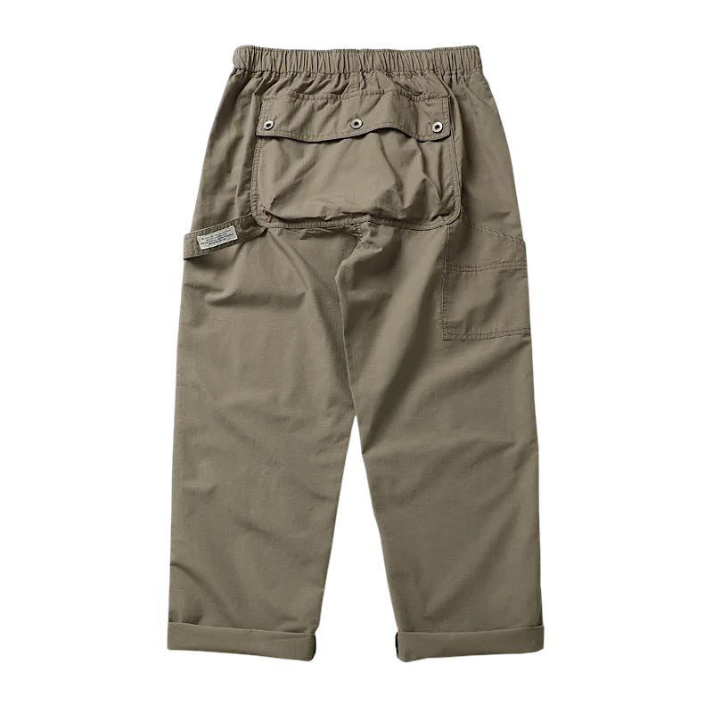 Relaxed elastic waist pants with back cargo pocket