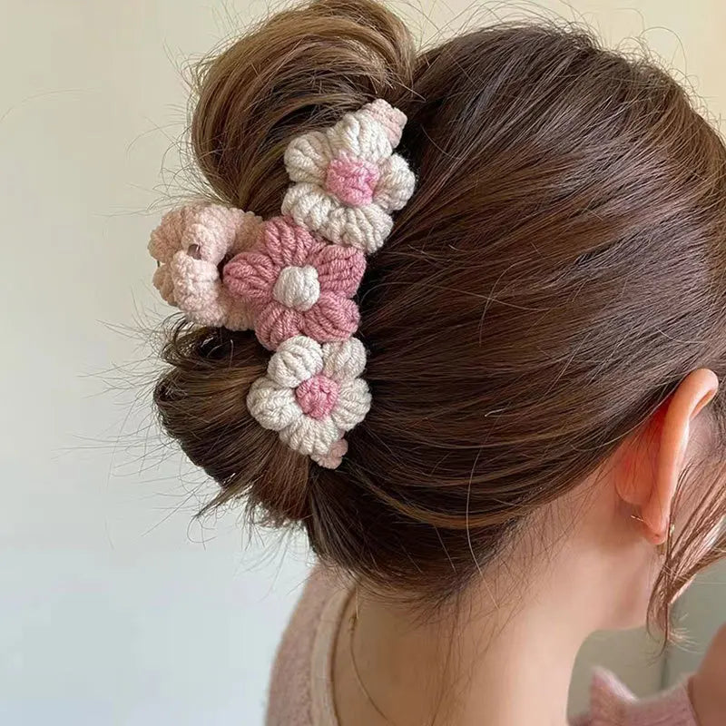 2022 New Woven Flowers Wool Grab Clip Back Head Spoon Coiled Hair Shark Clip Hair Grip 2022 Fall and Winter Hair Accessories