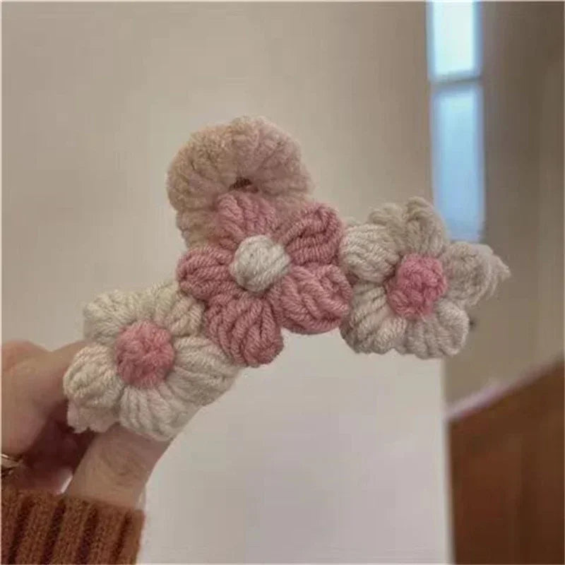 2023 New Wool Flower Grab Clip Hand Knitting Ponytail Braid Hair Claw Shark Clip Female Girl Hair Accessories Hair Clip