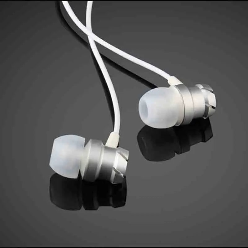 New Metal Wired Super Bass Earbud 3.5mm Built-in Microphone Hand Free Noise Reduction Gaming Universal Headset Sport Earphone