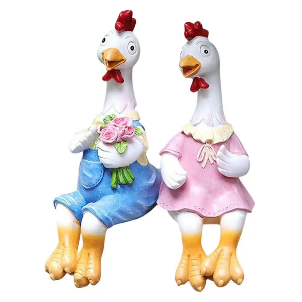 Yard Chicken Couple Statue Resin Tabletop Chicks Ornament Decorative Sitting Chicken Lovers Statue Realistic Garden Cartoon