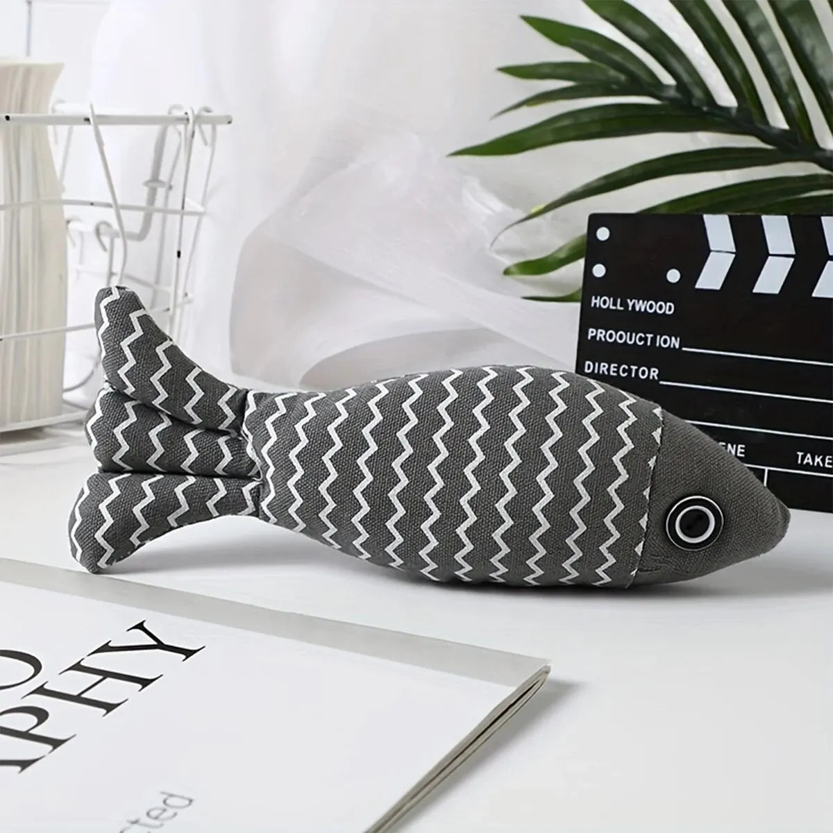 1pc Pet Toys Cat Chew Toys Linen Fish Pillow Chew Training Toy Simulation Fish Puppet Pet Supplies