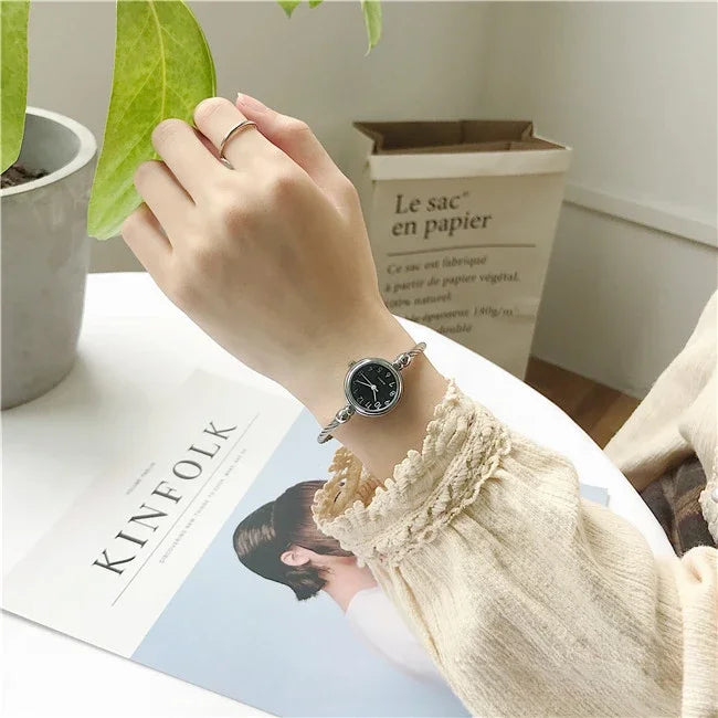 Women Watches Small Gold Bangle Bracelet Watch Stainless Steel Retro Ladies Quartz Wristwatch Fashion Casual Thin Chain Watches