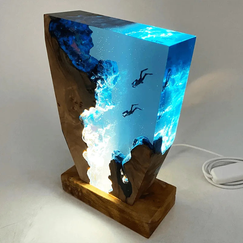 Divers Organism Resin Table Light Creactive Art Decoration Lamp Cave Diving Exploration Theme Night Light USB Charge