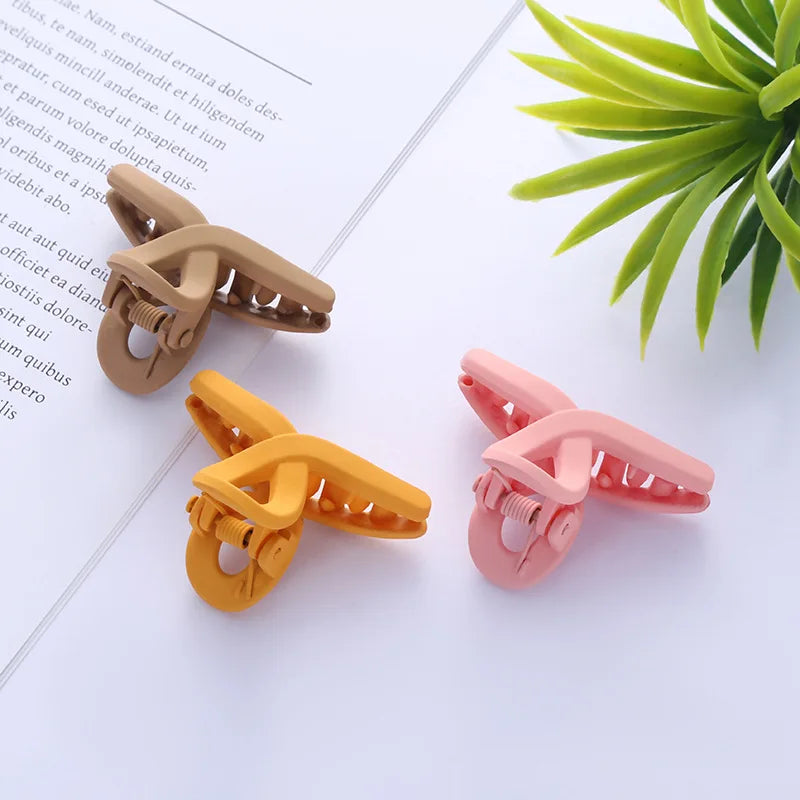 New Fashion Small 4.5cm Frosted  Simple Wild Resin Clip Hairpin Barrettes for Women Girls Accessories Headwear Wholesale