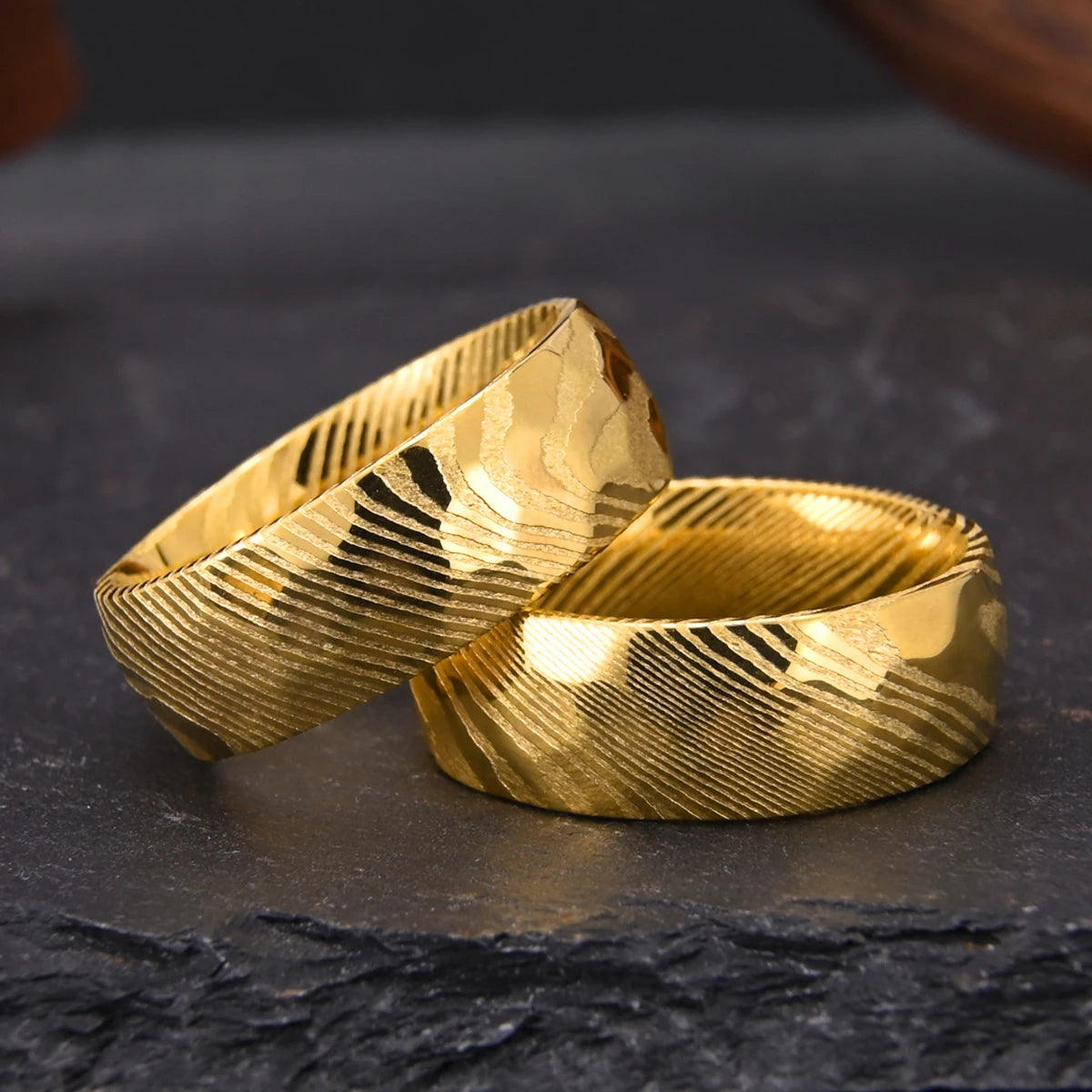 Hammered Golden Damascus Steel 8mm Mens Couple Wedding Engagement Ring Everyday Fashion Comfortable Wear Anniversary Gift