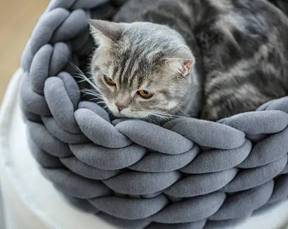 New Hand Woven Cat Nest Soft Shaggy Mat Indoor Dog Cat Bed Round Cat Cushion Warm Cat Sleep Basket Cat Kennel For Small Dog Cat