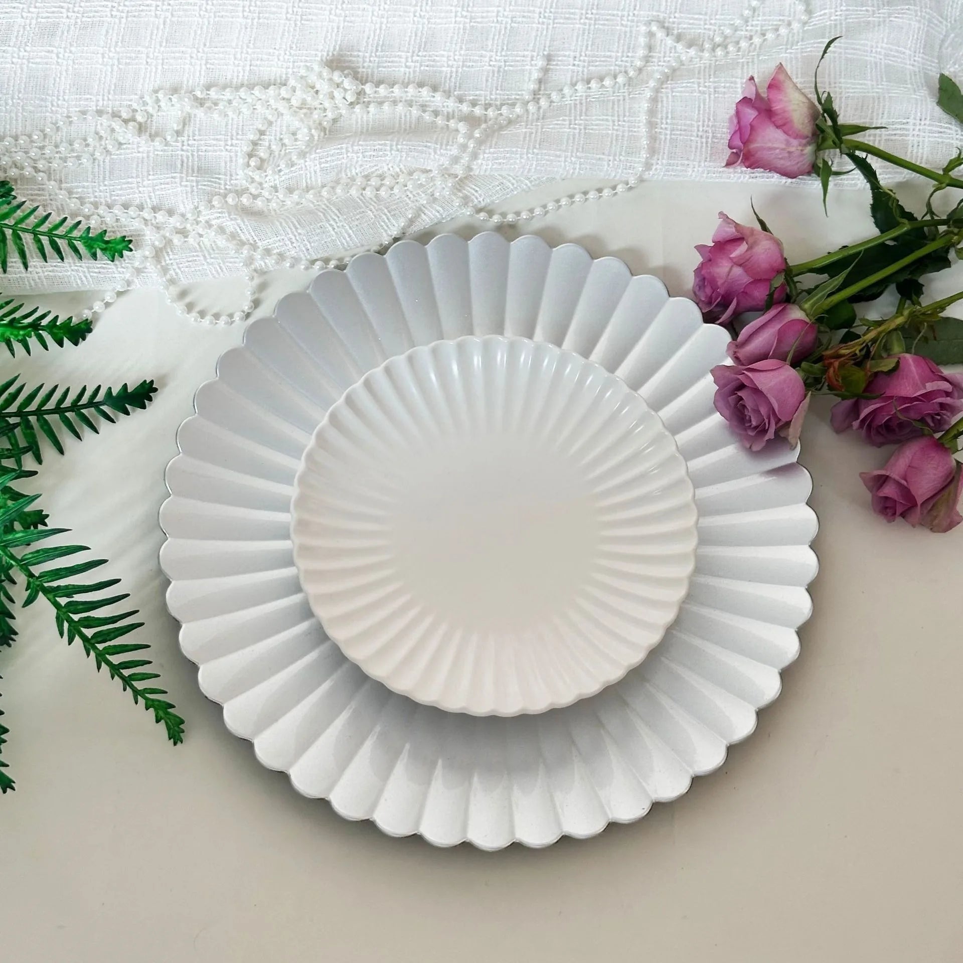 100 PCS Charger Plates Tray Round Plates 13 Inches Service Plate For Table Setting Decoration