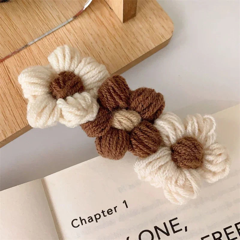 2023 New Wool Flower Grab Clip Hand Knitting Ponytail Braid Hair Claw Shark Clip Female Girl Hair Accessories Hair Clip