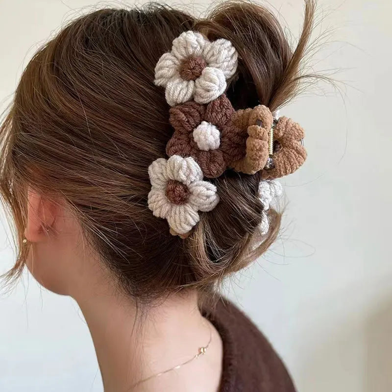 2022 New Woven Flowers Wool Grab Clip Back Head Spoon Coiled Hair Shark Clip Hair Grip 2022 Fall and Winter Hair Accessories