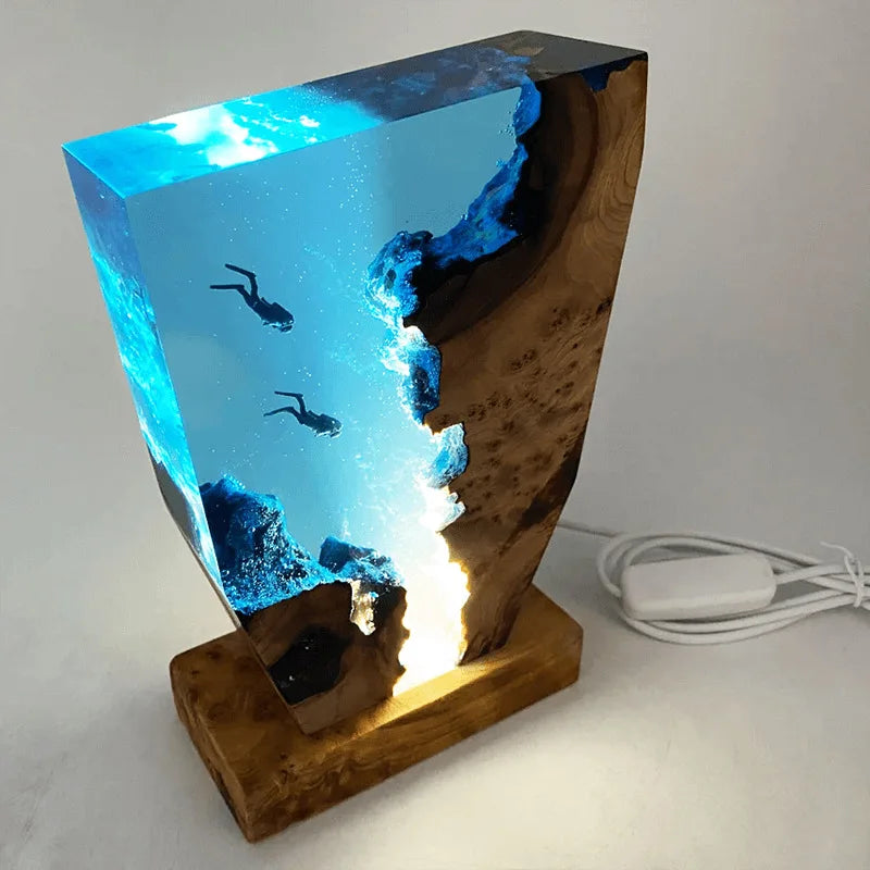 Divers Organism Resin Table Light Creactive Art Decoration Lamp Cave Diving Exploration Theme Night Light USB Charge